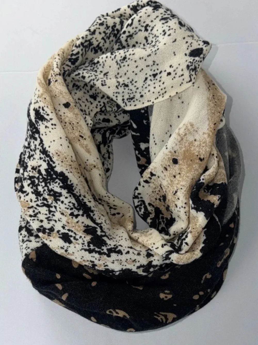 Steve Madden Black Cream Abstract Infinity Scarf